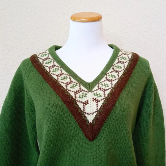 St. George vintage 1960s wool chunky v-neck sweater - Picture 4 of 9
